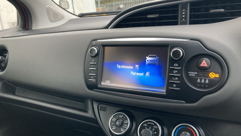 Toyota Yaris 1.5 VVT-i Icon 5dr Petrol Hatchback